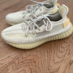 YEEZY BOOST 350 V2 Natural